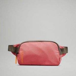 Lululemon Everywhere Mini Belt Bag 0.7L | Brier Rose | NWT